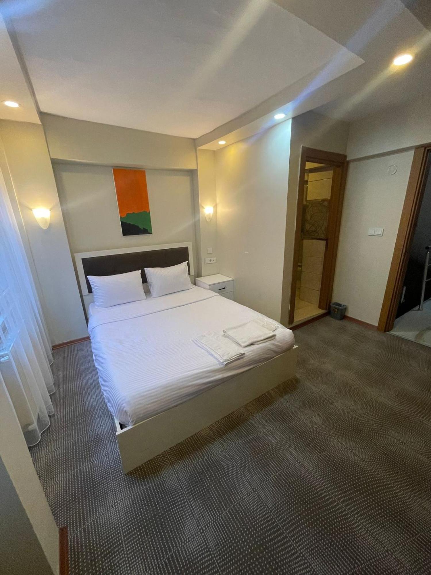 Ufuk Hotel Стамбул Экстерьер фото